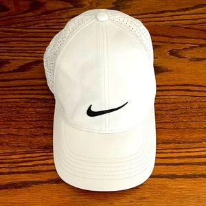 Nike Women’s Golf Hat